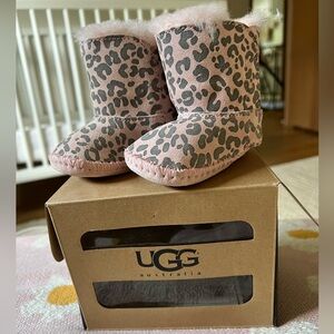 NWT infant Uggs